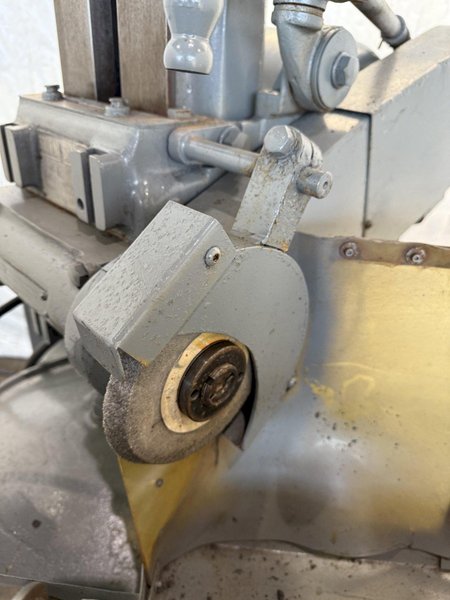 BROWN &amp; SHARPE NO. 13 CYCLINDRICAL GRINDER. STOCK # 1223924.