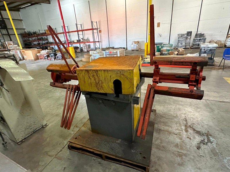 3,000 LBS MARION MANUFACTURING DOUBLE END UNCOILER: YOBRO #26062