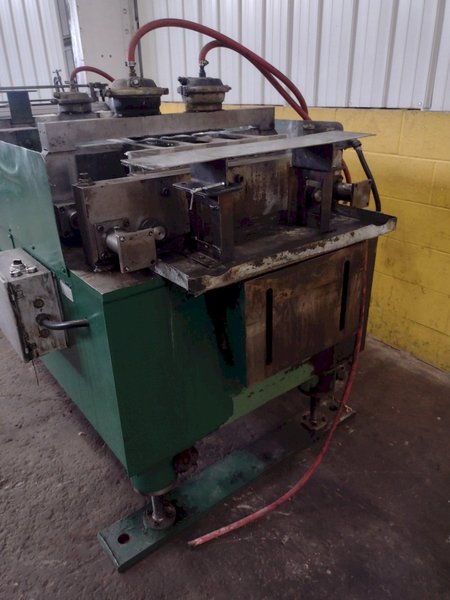 24" TRIAD DESIGN &amp; MFG FEEDER: STOCK #17013