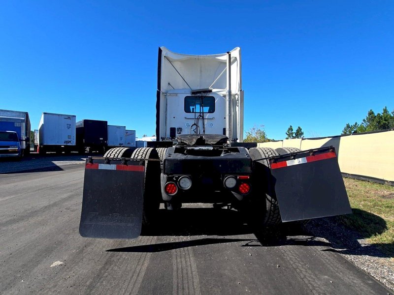 Peterbilt 579 Day Cab Truck, 2020 – PACCAR MX-13 – Automated Transmission