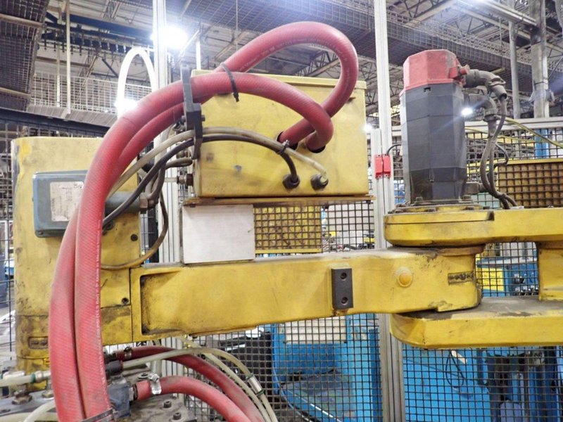 FANUC M-400 ROBOT W/ R-00J CONTROL: YOBRO #24276