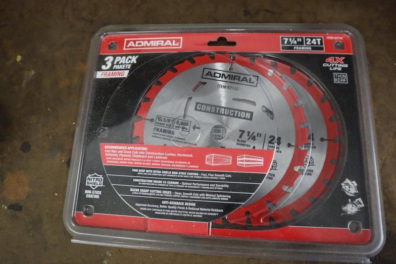 Chicago Electric Corded 7-1/4" Circular Saw with Extra Blades, 1/4 Sheet Palm Sander, and Mini Sander- Auction Item