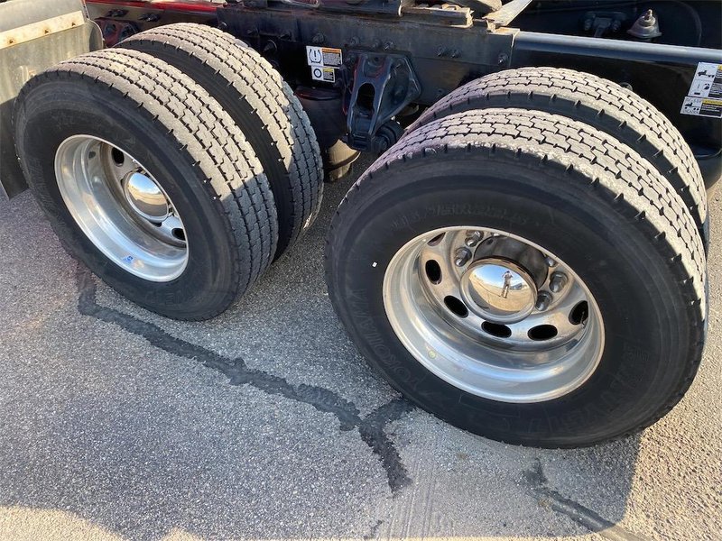 2024 Peterbilt 567 1XPCD49X8RD676676