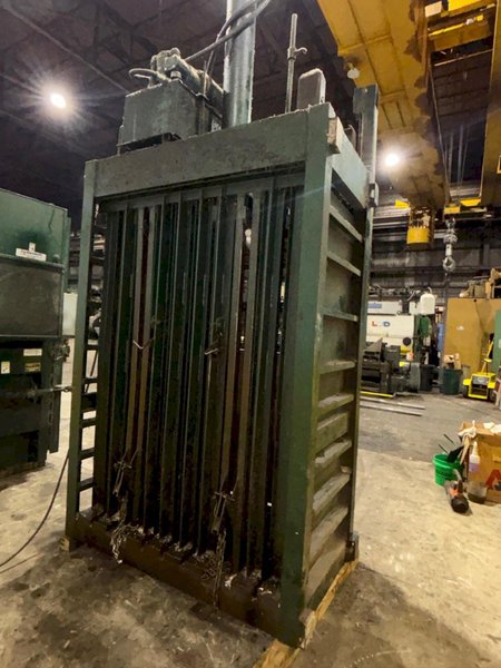 30&quot; x 60&quot; PIQUA MODEL #HD2200-3060 HYDRAULIC VERTICAL BALER: YOBRO #24418