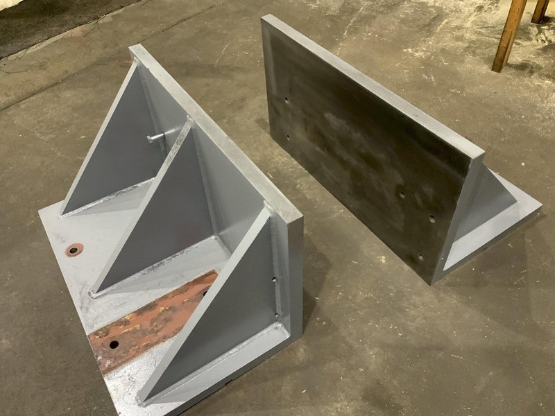 1 PAIR OF 18" X 32" X 18" ANGLE PLATES: STOCK #80897