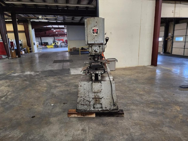 BROBO Q35Y-25 120 Ton Hydraulic Ironworker