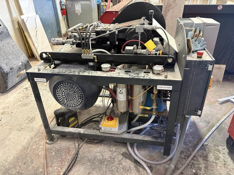 7′ x 16′ Omax Maxiem 2040 Waterjet, 2024 – 50,000 PSI, 5 Axis A-Jet Head