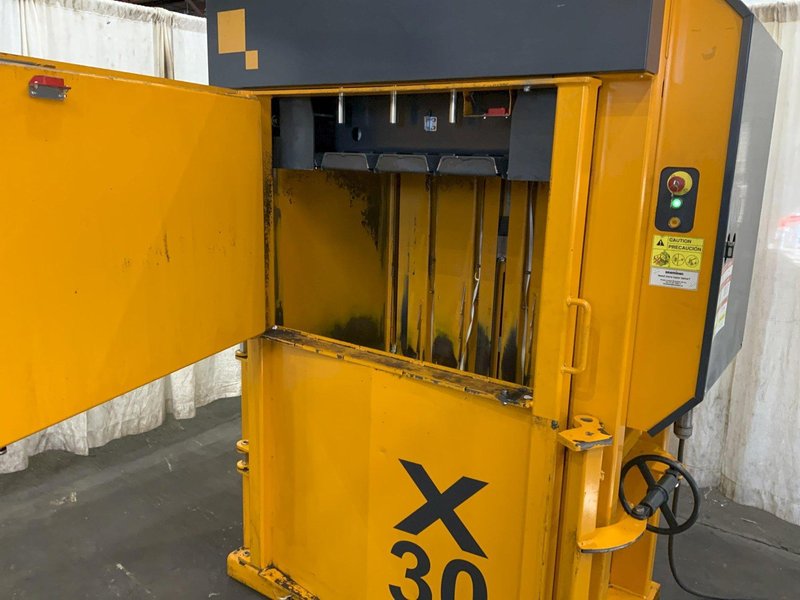 BRAMIDAN MODEL X30 VERTICAL BALER: STOCK #81209