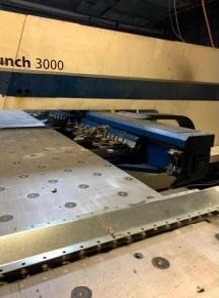 20 Ton Trumpf TruPunch 3000 CNC Turret Punch, 2011 – Parts &amp; Tooling Pictured Included