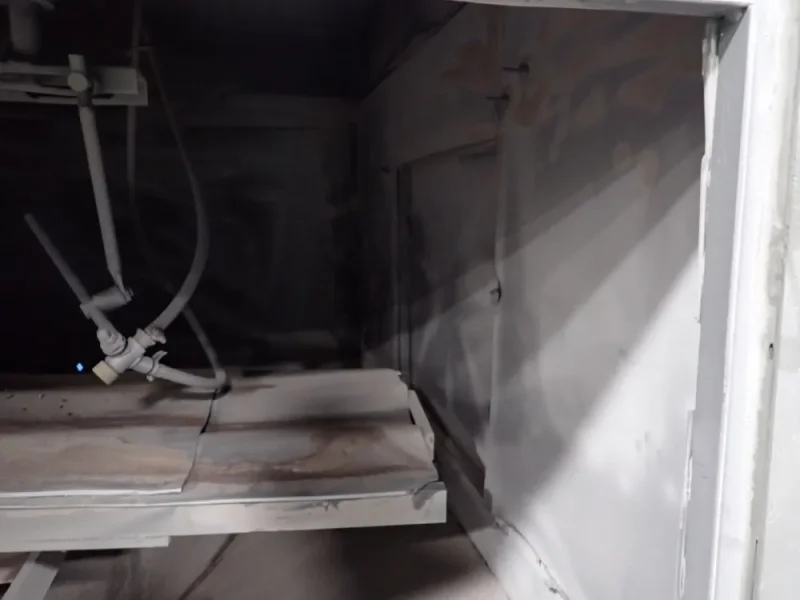 65" X 65" X 24" BLAST CABINET