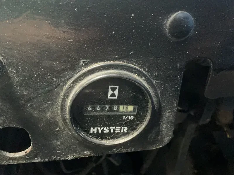 HYSTER 3500 LBS PROPANE FORKLIFT  -  S30XL