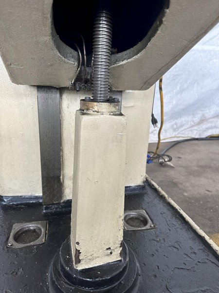 3 HP SHARP LMV VERTICAL KNEE MILL. STOCK # 0642023