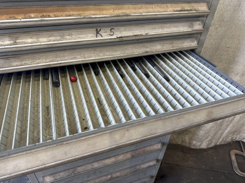 13 DRAWER VIDMAR CABINET WITH TOOLING! STOCK #77057