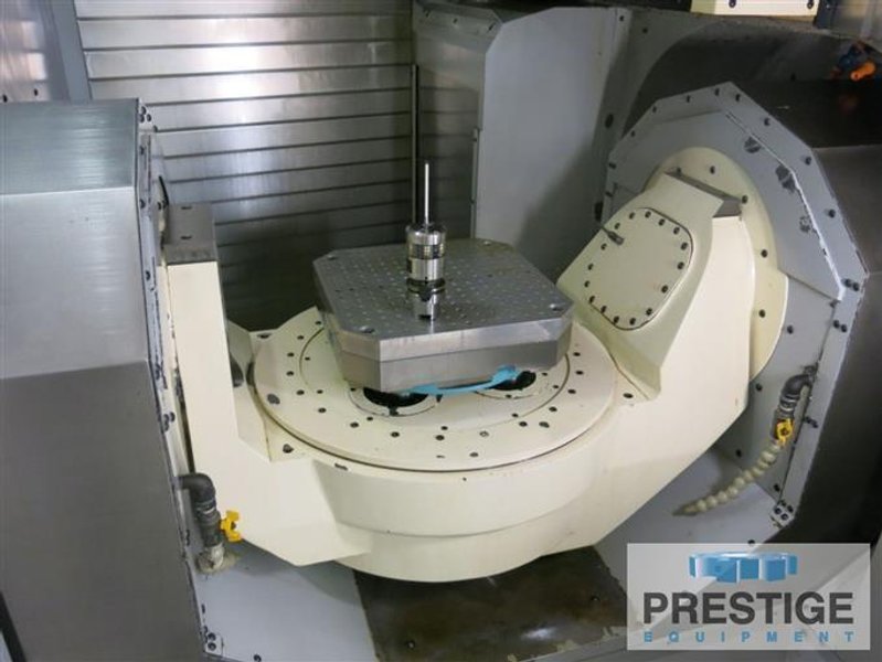 Makino D500 5-Axis Vertical Machining Center