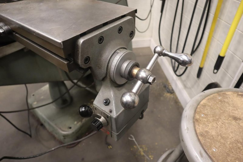 Bridgeport Series I Vertical Knee Mill, X &amp; Y-Axis Servo Power Feeds, 2-Axis Acu-Rite DRO- Auction Item