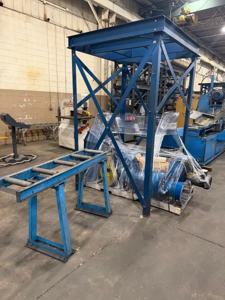 USED VERSAKUT 6.5" FULLY AUTOMATIC ALUMINUM SAW WITH CHIP COLLECTOR