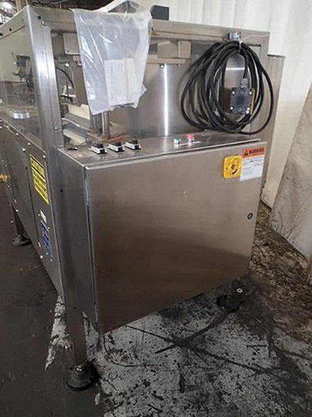 Pace Packaging Omni-Line M400LH S/S Descrambler with S/S Pace Packaging Elevator Conveyor