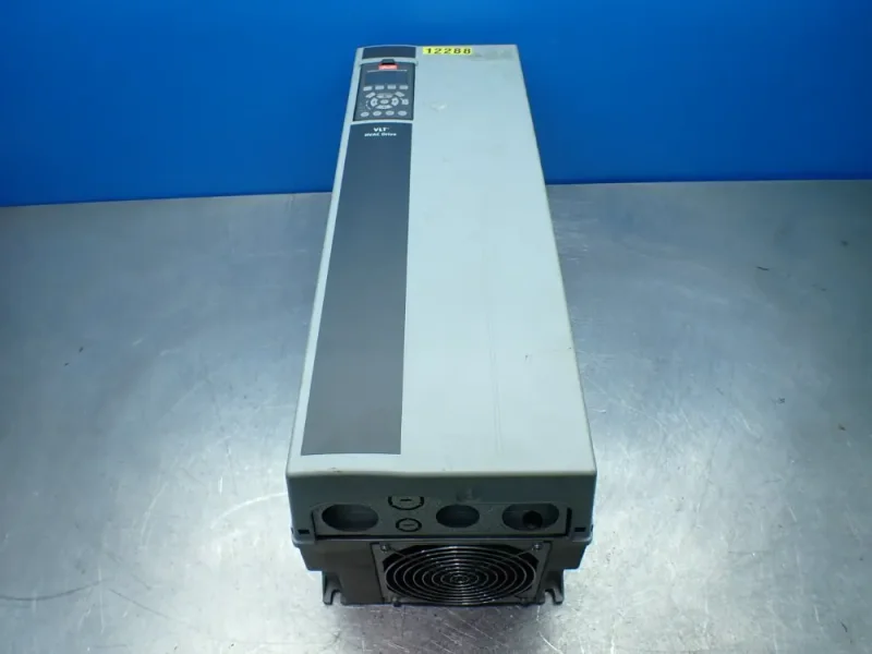 DANFOSS 30HP VLT HVAC DRIVE UNIT  -  131B4263