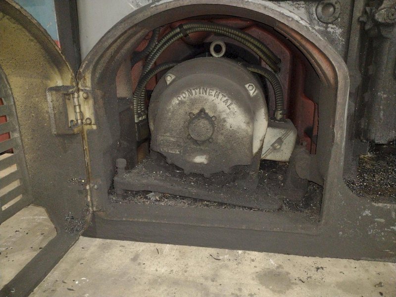 #3 X 15 HP KEARNEY &amp; TRECKER K&amp;T VERTICAL MILL: YOBRO #23771