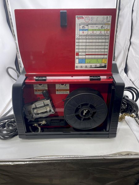 LINCOLN ELECTRIC MODEL #140C MIG WELDER: STOCK #16576
