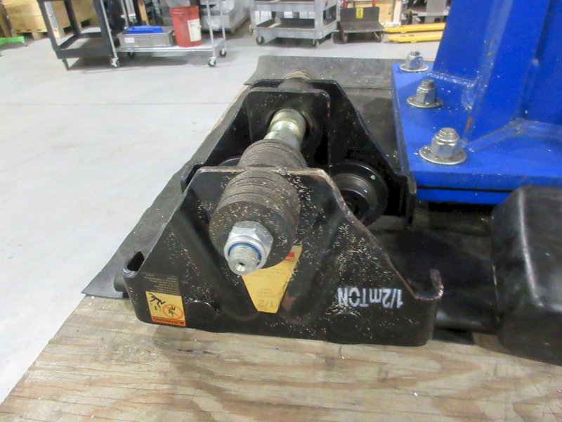 Vestil Portable Swivelng Jib Crane, 500 Lb Capacity with CM Shopstar 500# Electric Chain Hoist, Weighted Jib Base- Auction Item