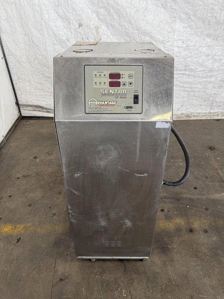 ADVANTAGE WATER-CIRCULATING TEMPERTURE CONTROL UNIT. STOCK # 1115524