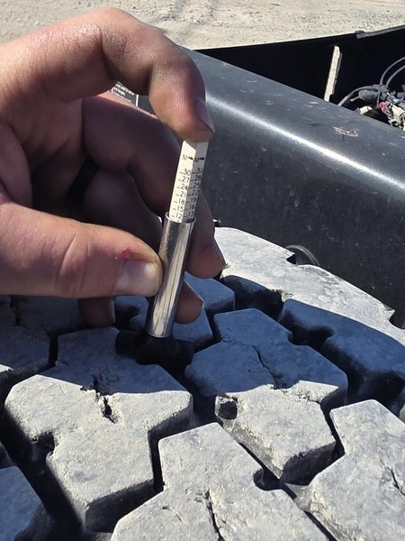 PETERBILT 567 - Trucks