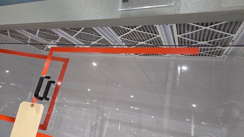 AIRCLEAN SYSTEMS AC6000E Fume Hood USED