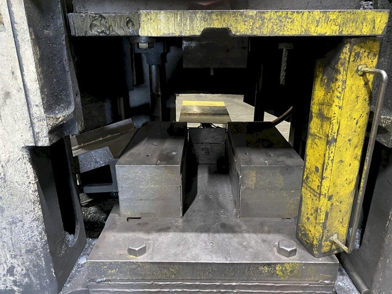 150 TON ERIE MODEL #S1-150-27-33 SSSC TRIM PRESS, 6" STROKE: STOCK #14057