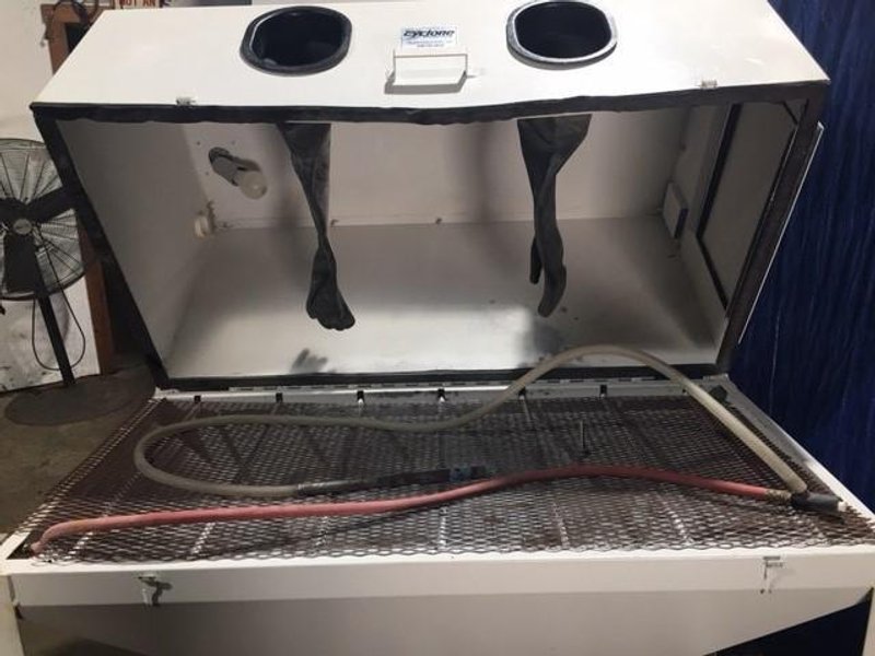 CYCLONE BLASTING CABINET STOCK #2774