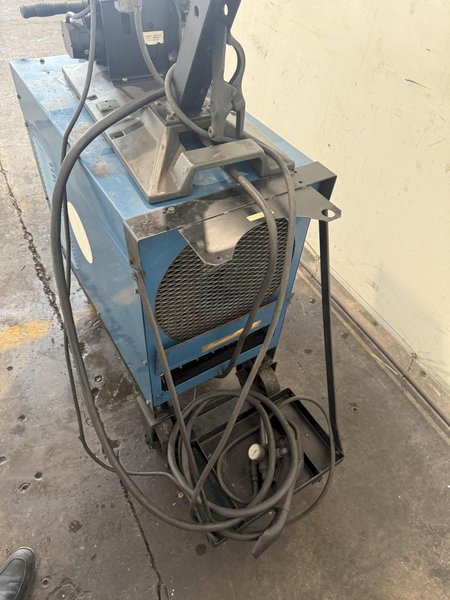 MILLER CP-300 CONSTANT POTENTIAL DC ARC WELDING POWER SOURCE. STOCK # 0430426