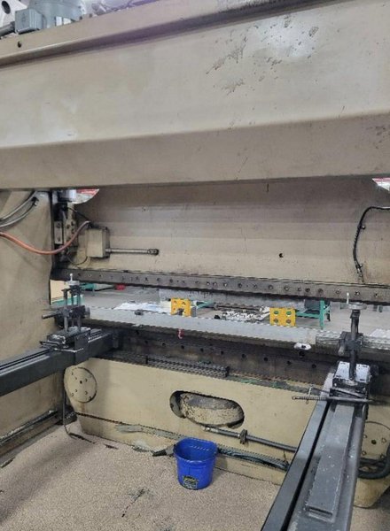 175 Ton x 8′ Cincinnati Autoform CNC Hydraulic Press Bake, 1989