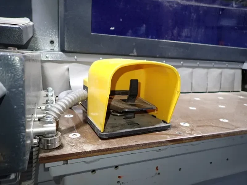 FORMAT 54 1/2" X 145" CNC MACHINING CENTER  -  CREATOR 950