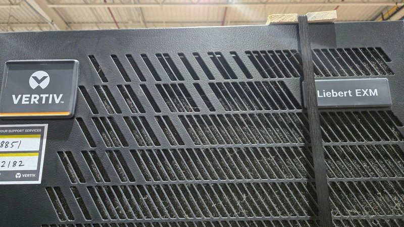 VERTIV LEIBERT EXM 3 PHASE AC UPS W/ ELPM182-00002 BATTERIES USED