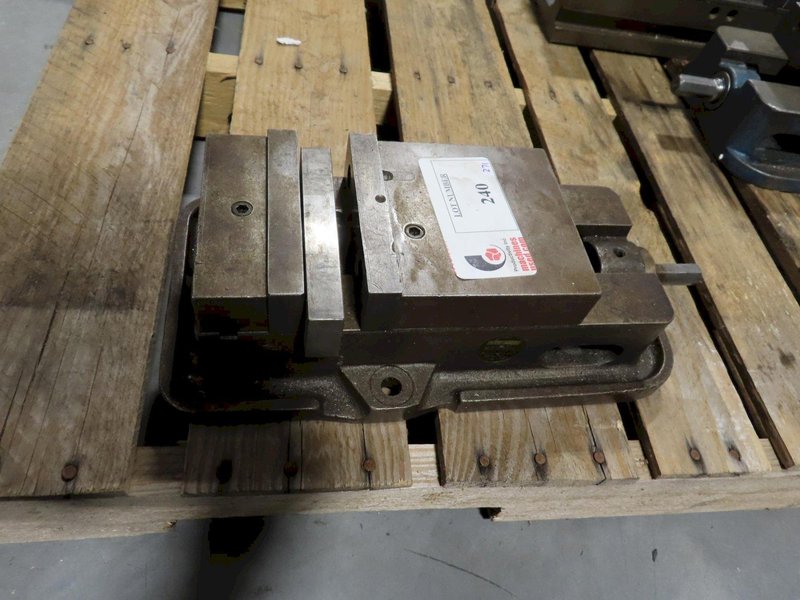 Kurt A50 5" Machine Vise with Steel Jaws- Auction Item