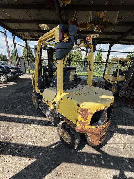 Hyster H70FT 7,000 lb LPG Cushion/Pneumatic Forklift, 2020 – Triple Mast, Side Shift (2)
