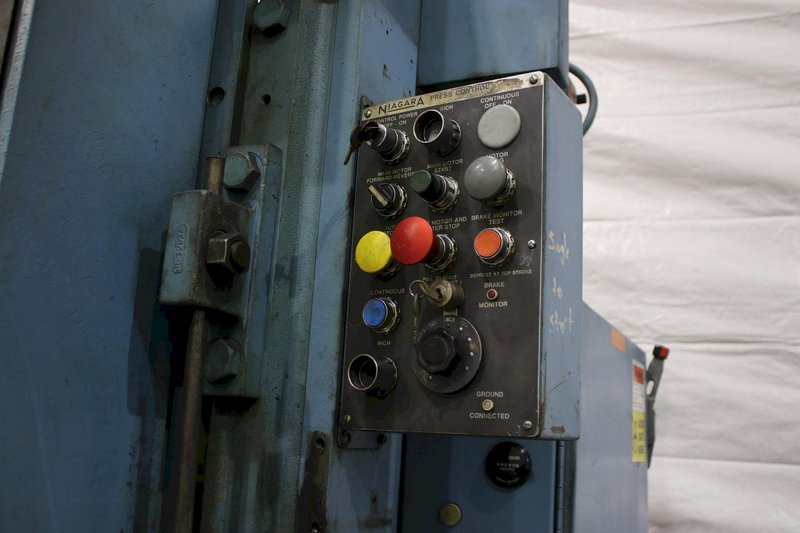 75 TON NIAGARA MODEL #E-75 OBI PRESS: STOCK #75877