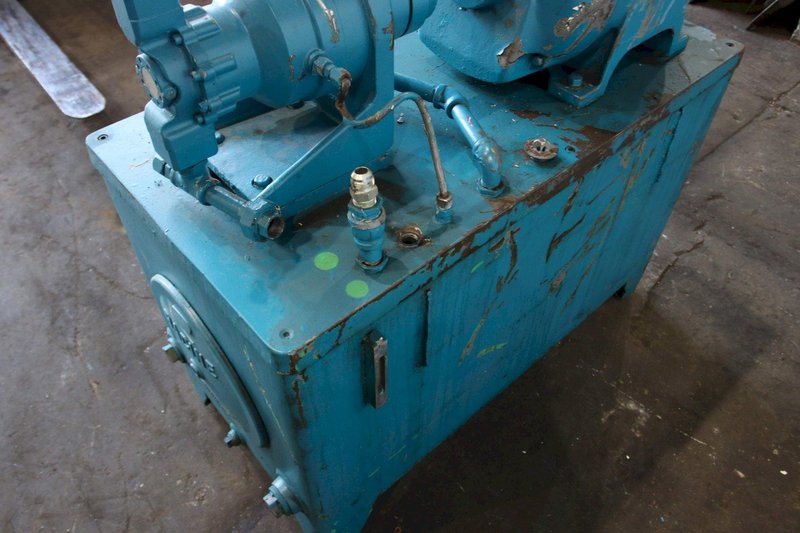 30 HP RACINE HYDRAULIC TANK: STOCK #72753