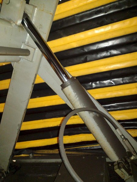 1,000 LB AMERICAN LIFTS MODEL T1-60-040 ELECTRIC PLAFORM LIFT: STOCK #20584