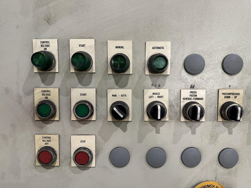 HERTWICH ENGINEERING MODEL #HE-300-30/A SWARF PUCK BRIQUETTER PRESS MACHINE: STOCK #23344