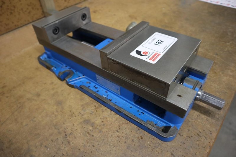 Kurt D688 6" Machine Vise with Steel Hard Jaws and Handle- Auction Item