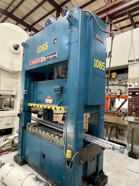 150 ton Niagara SE2-150-60-36 UH, Straight Side Mechanical Press For Sale, Year 1991