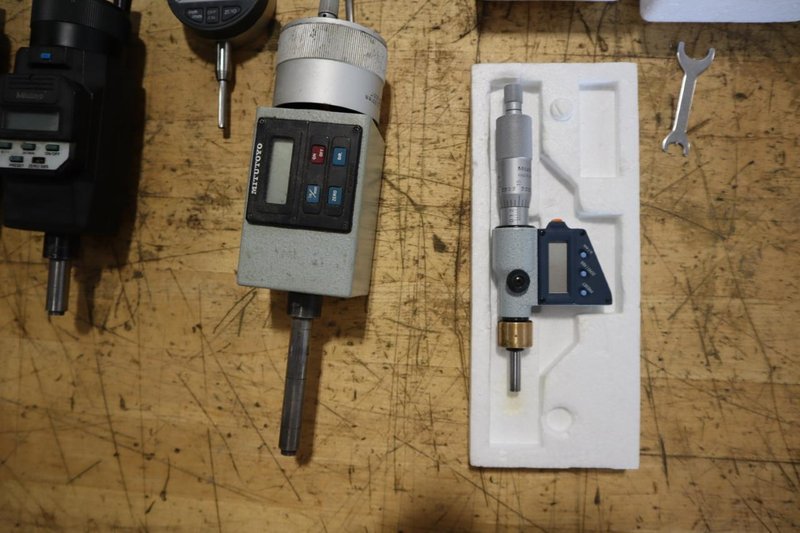 Digital Indicators and Travel Handhweel Indicators- Auction Item