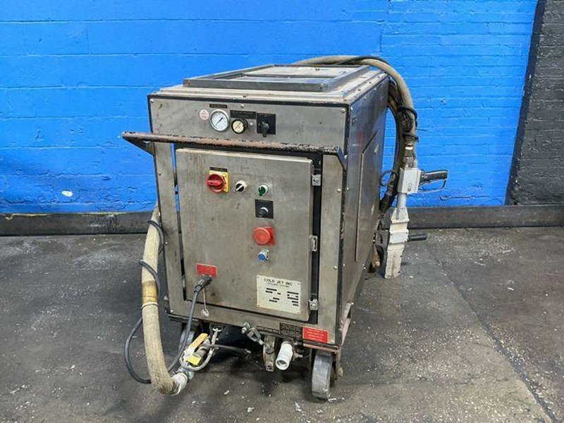 COLD JET INC 85-325 PSI DRY ICE BLASTING MACHINE  -  2A0066A