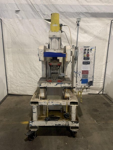 MANCHESTER 7.5 HP VERTICAL CRIMPER W/ DIES. STOCK # 1271723.