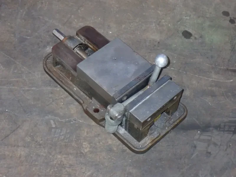KURT 6" VISE