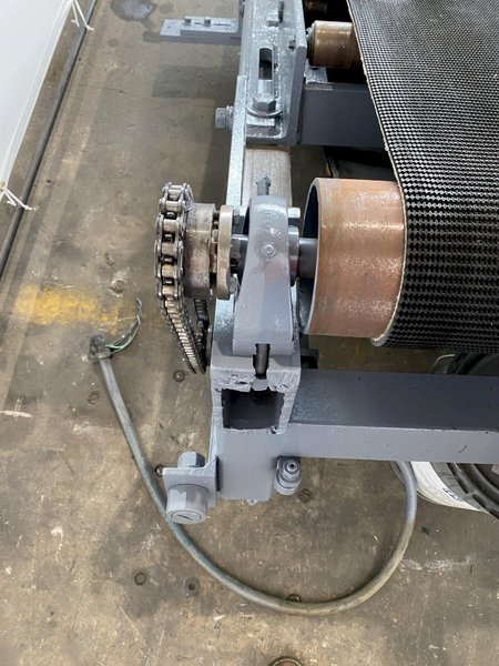 32&quot; WIDE  X 72&quot; LONG POWERED INFEED/OUTFEED CONVEYOR. STOCK # 0950922