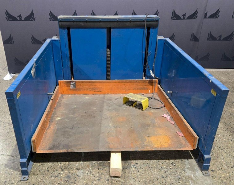 SOUTHWORTH ROLL C2.5-28 Platform Lifter 2500 lbs Capacity USED – AS-IS