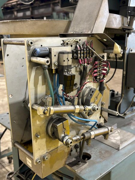 3 CU FT SIGMA SYNTRON FMC MODEL #VPF305 HOPPER &amp; BOWL FEEDER: STOCK #23083