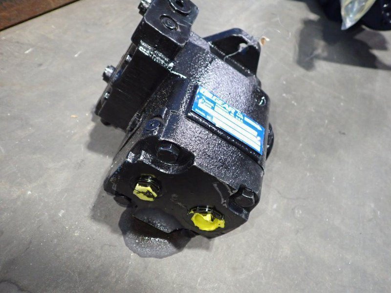 OILGEAR HYDRAULIC PUMP  -  PVWW-022-A1UV-LSAS-P-LNNNN